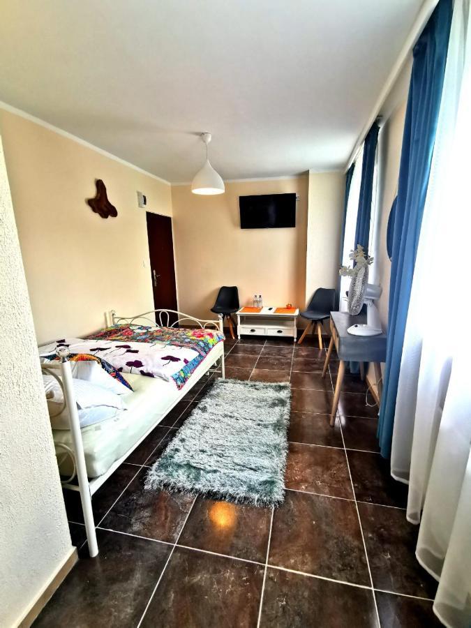 Butikowe Pokoje Zdroj グウホワジ エクステリア 写真
